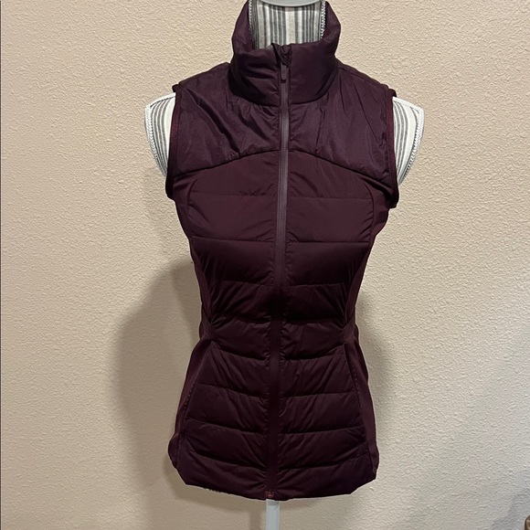 lululemon athletica Jackets & Blazers - Lululemon Women's Burgundy Puffer Vest Size 4. EUC